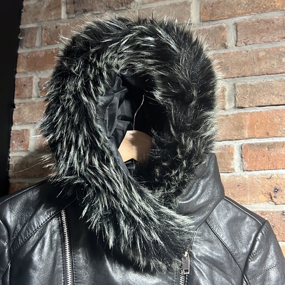 Fadcloset Leather Jacket with Fur Hoodie - Picture 3 of 16